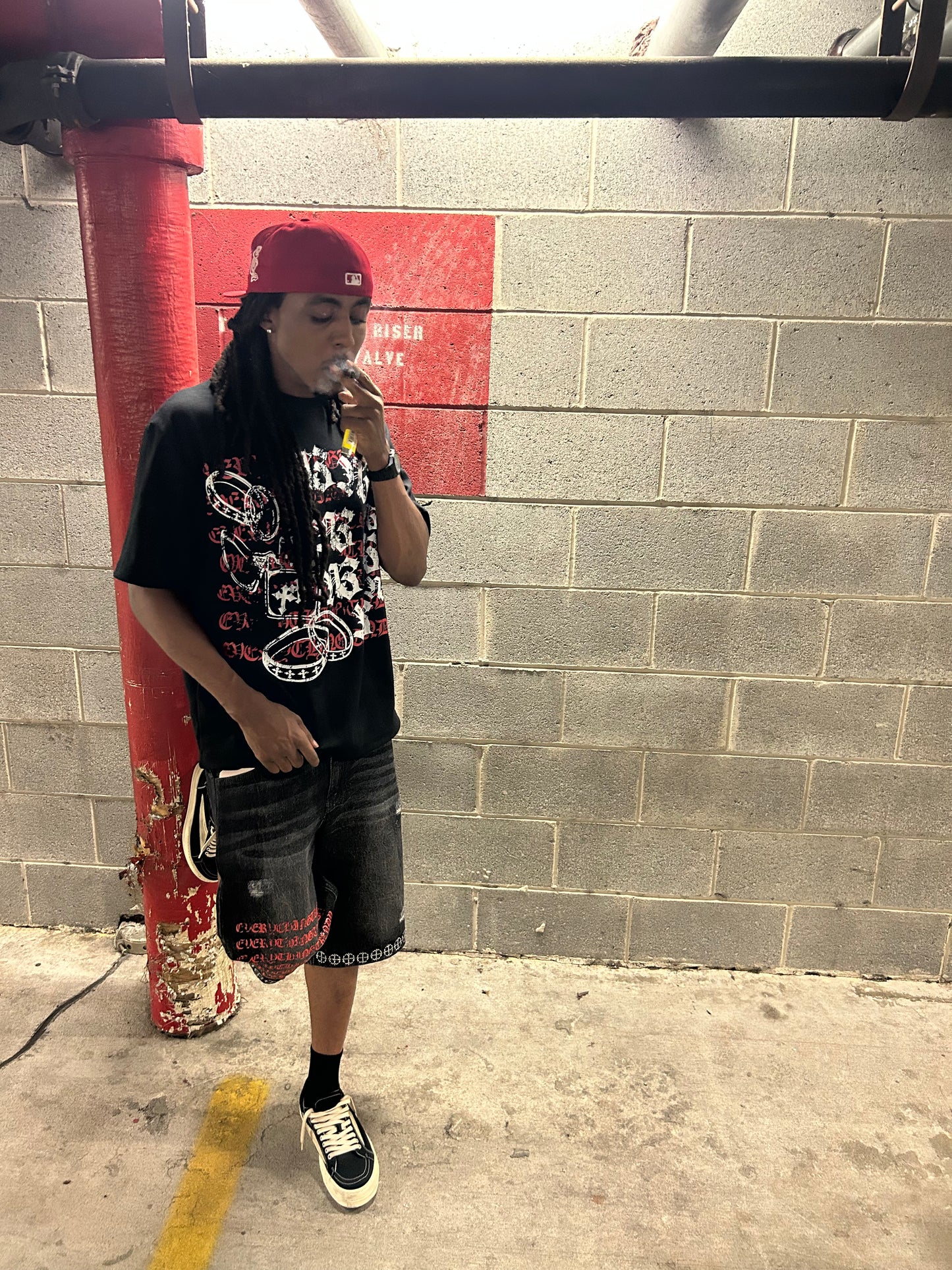 EVERYTHINGTRENDY TEE